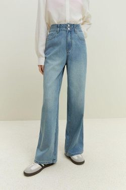 Double Buttoned Light Washed Y2K Jeans - Retro 90s Fashion Denim