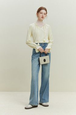 Double Buttoned Light Washed Y2K Jeans - Retro 90s Fashion Denim