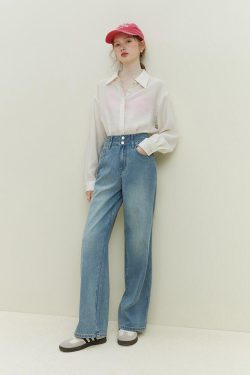 Double Buttoned Light Washed Y2K Jeans - Retro 90s Fashion Denim