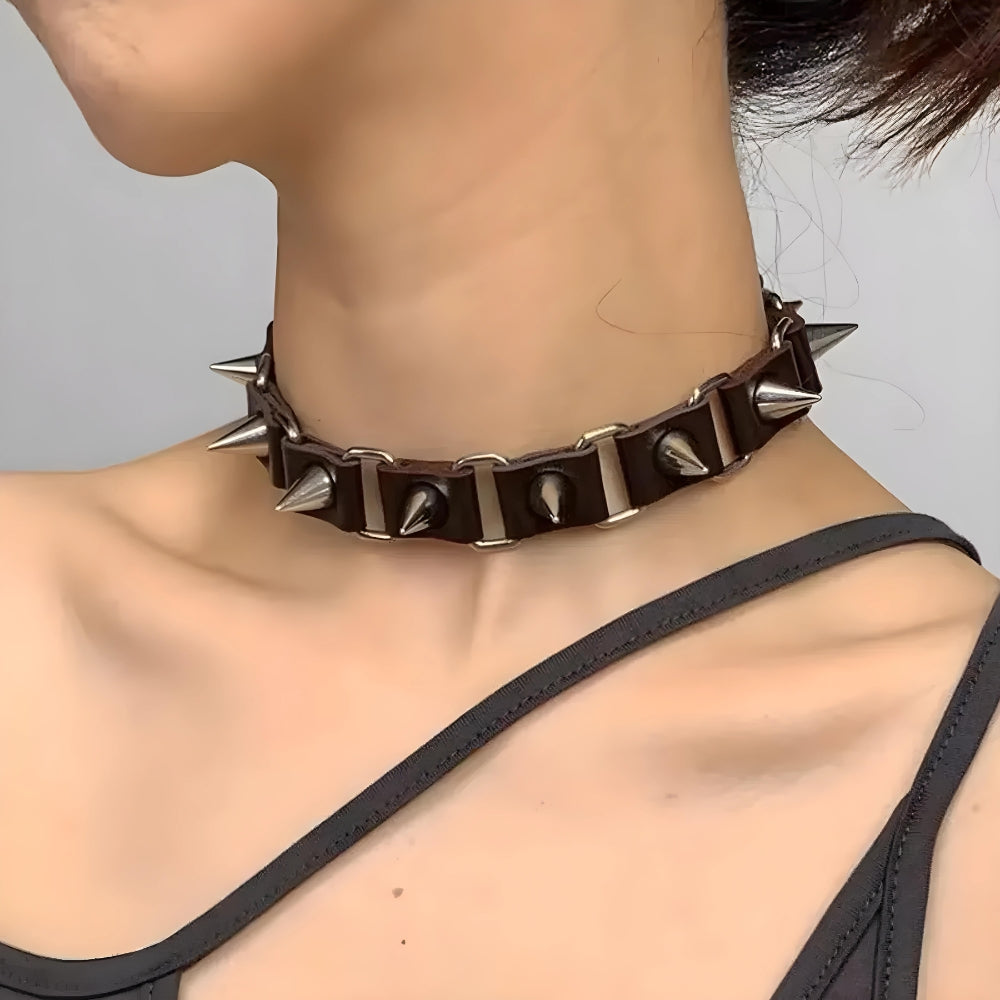 Gothic Barbed Wire Choker Necklace - Perfect for Y2K and 90s Grunge Outfits