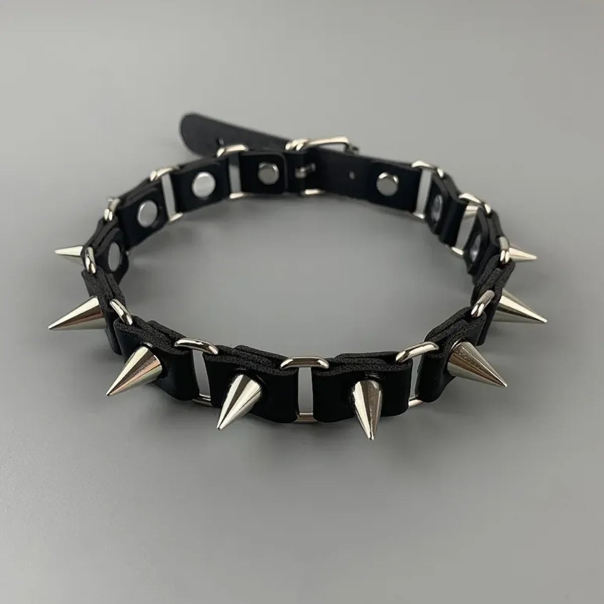 Gothic Barbed Wire Choker Necklace - Perfect for Y2K and 90s Grunge Outfits