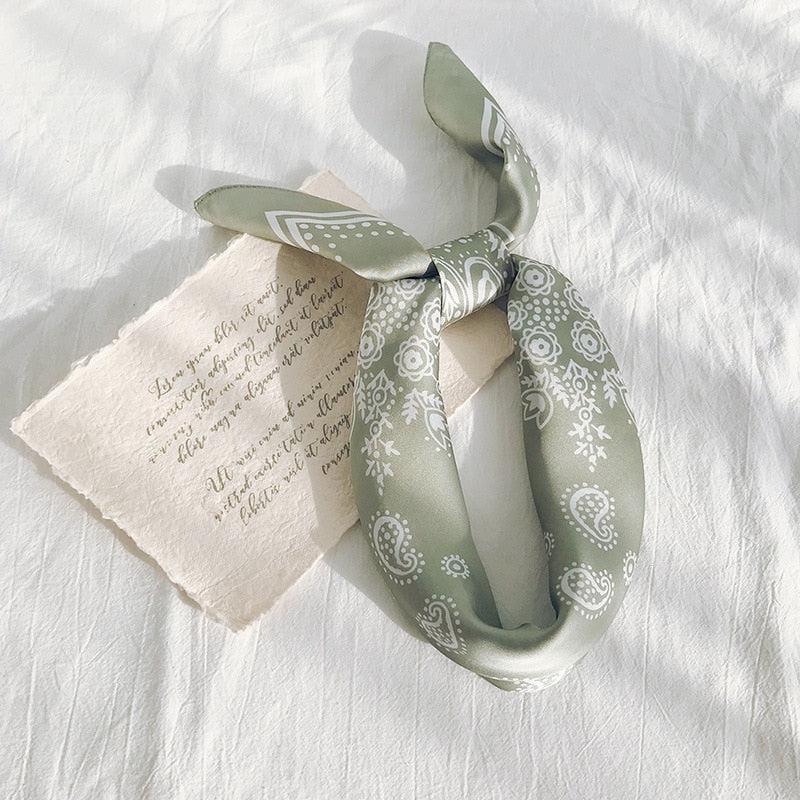 Y2K Retro Cowgirl Satin Paisley Bandana - Perfect for 90s and Grunge Outfits Y2K Retro Cowgirl Satin Paisley Bandana - Perfect for 90s and Grunge Outfits