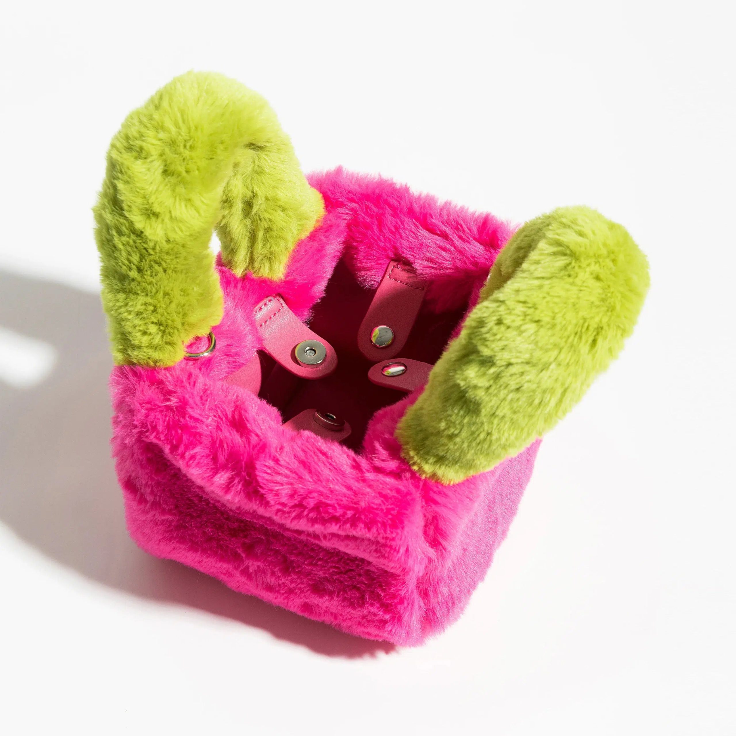 Y2K Retro Fluffy Faux Fur Basket Handbag - Perfect for 90s and Y2K Fashion Outfits Y2K Retro Fluffy Faux Fur Basket Handbag - Perfect for 90s and Y2K Fashion Outfits