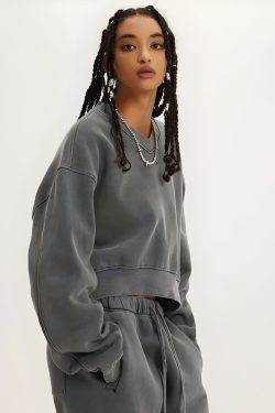 Y2K V-Neck Drop Shoulder Cropped Sweatshirt - Retro 90s Grunge Style