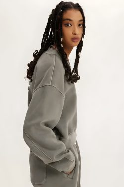 Y2K V-Neck Drop Shoulder Cropped Sweatshirt - Retro 90s Grunge Style