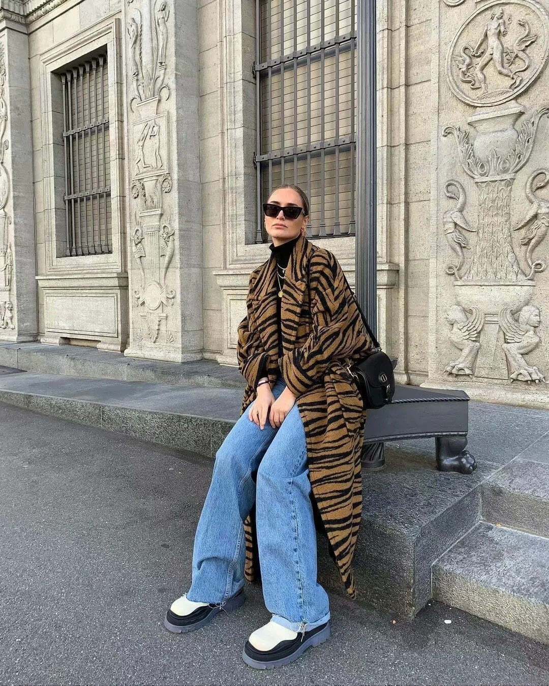 Janae Jeans: Y2K Summer & 90S Grunge Outfits - Retro, Goth, Hip Hop, Popstar Styles Janae Jeans: Y2K Summer & 90S Grunge Outfits - Retro, Goth, Hip Hop, Popstar Styles