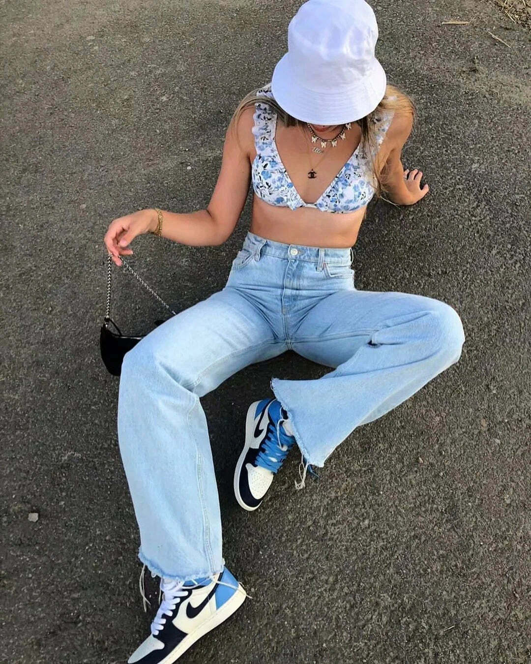 Janae Jeans: Y2K Summer & 90S Grunge Outfits - Retro, Goth, Hip Hop, Popstar Styles Janae Jeans: Y2K Summer & 90S Grunge Outfits - Retro, Goth, Hip Hop, Popstar Styles