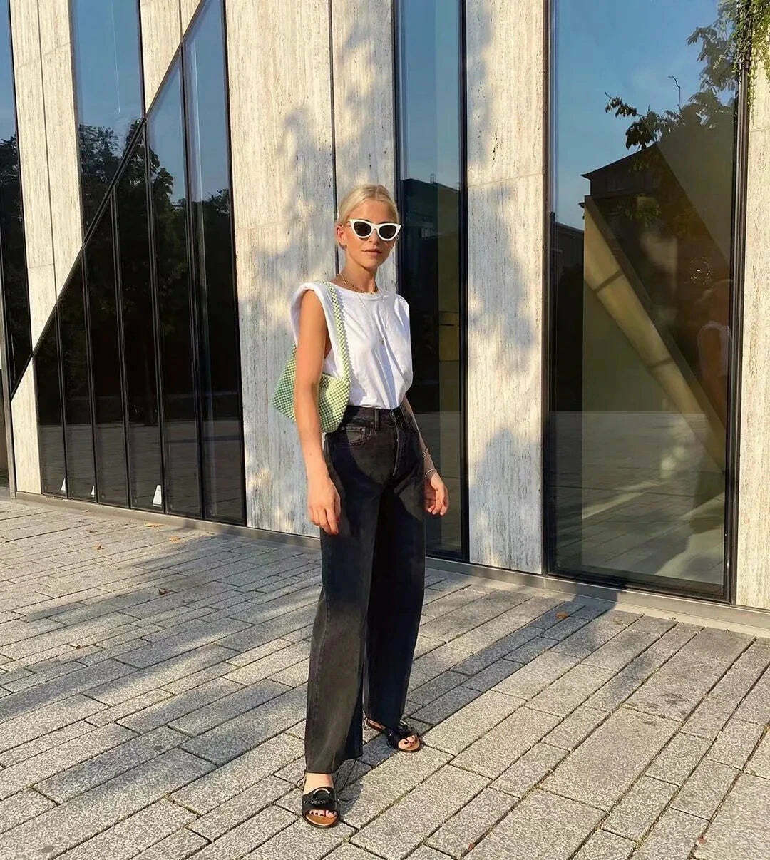 Janae Jeans: Y2K Summer & 90S Grunge Outfits - Retro, Goth, Hip Hop, Popstar Styles Janae Jeans: Y2K Summer & 90S Grunge Outfits - Retro, Goth, Hip Hop, Popstar Styles