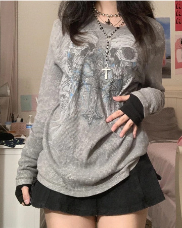 Scarlett Gray Long Sleeve Skull Cross Top - Y2K Grunge, 90S Fashion, Retro Goth Outfit Scarlett Gray Long Sleeve Skull Cross Top - Y2K Grunge, 90S Fashion, Retro Goth Outfit
