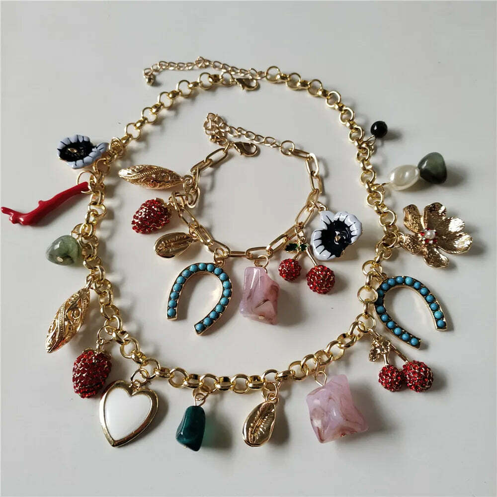 Y2K Boho Ethnic Statement Choker Necklace & Bracelet Set - Vintage 90S Grunge Golden Chain Y2K Boho Ethnic Statement Choker Necklace & Bracelet Set - Vintage 90S Grunge Golden Chain