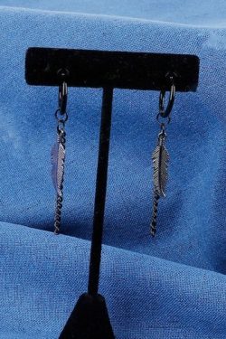 Y2K Grunge & 90S Fashion V Stud Earrings - Retro, Gothic, Popstar, Summer & Party Outfits