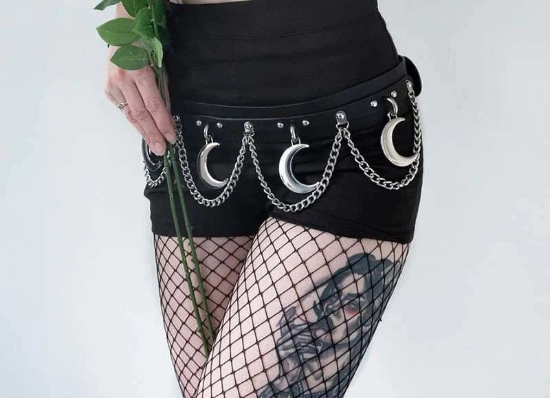 Y2K Grunge Moon Pendant Metal Chain Belt - 90S Fashion, Retro Style, Gothic Y2K Accessory Y2K Grunge Moon Pendant Metal Chain Belt - 90S Fashion, Retro Style, Gothic Y2K Accessory