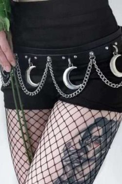 Y2K Grunge Moon Pendant Metal Chain Belt - 90S Fashion, Retro Style, Gothic Y2K Accessory