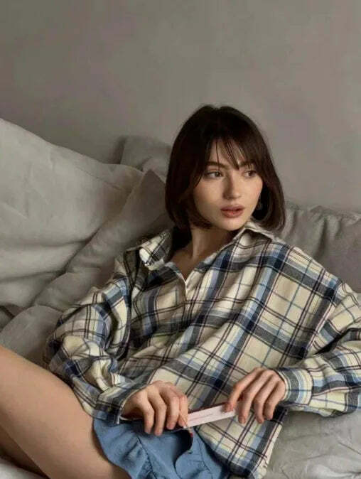 Y2K Grunge Oversized Plaid Shirt - Vintage 90S Long Sleeve Loose Lapel Pocket Blouse Korean Style Y2K Grunge Oversized Plaid Shirt - Vintage 90S Long Sleeve Loose Lapel Pocket Blouse Korean Style