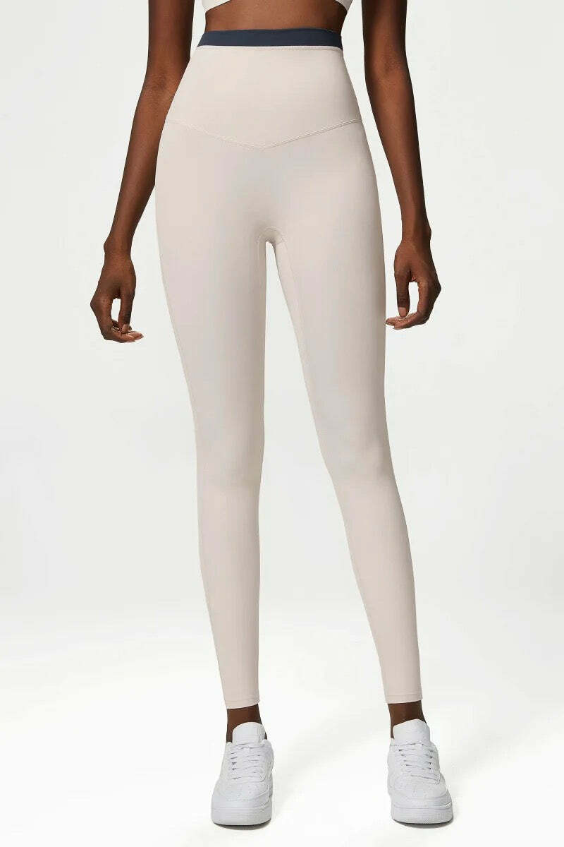 Y2K Grunge Peyton Sports Bra & Leggings Set - Milk White Retro 90S Summer Outfit Y2K Grunge Peyton Sports Bra & Leggings Set - Milk White Retro 90S Summer Outfit