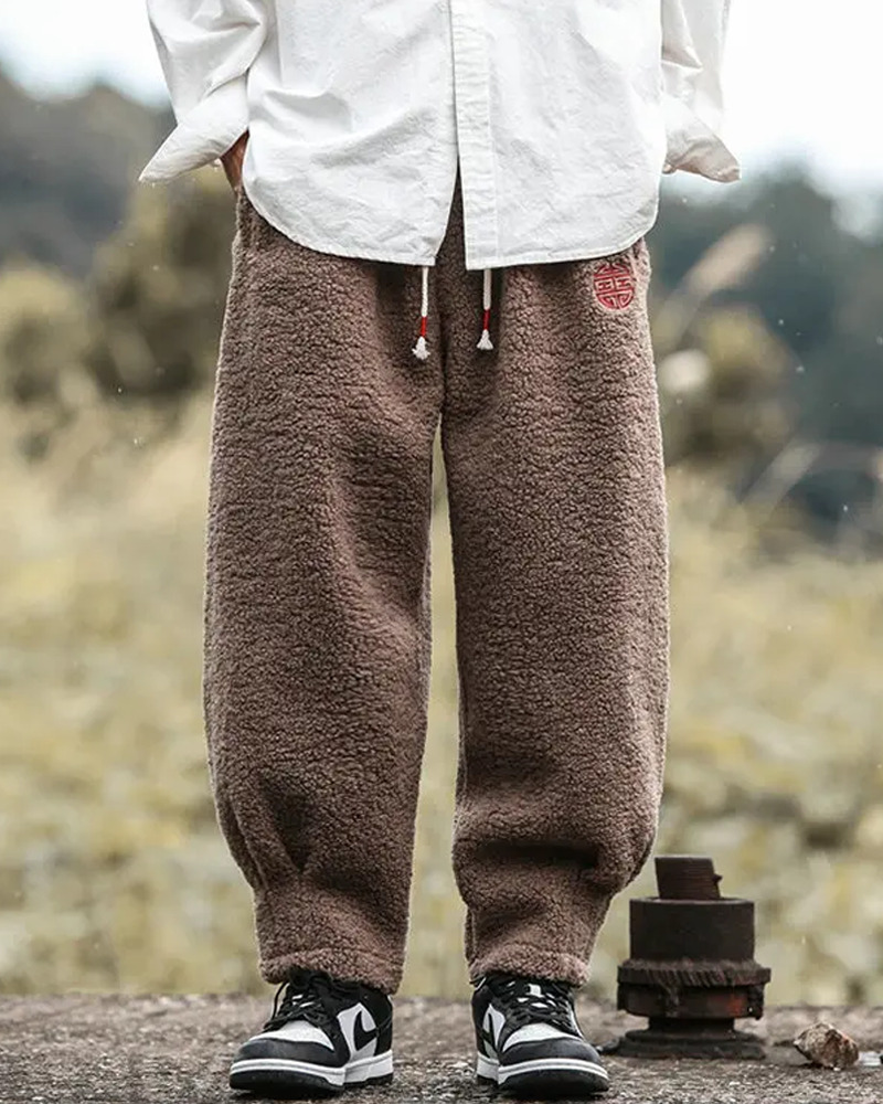 Y2K Grunge Summer Outfits: Plush Sweatpants, Retro 90S Fashion, Y2K Club & Party Looks Y2K Grunge Summer Outfits: Plush Sweatpants, Retro 90S Fashion, Y2K Club & Party Looks