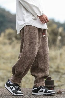 Y2K Grunge Summer Outfits: Plush Sweatpants, Retro 90S Fashion, Y2K Club & Party Looks