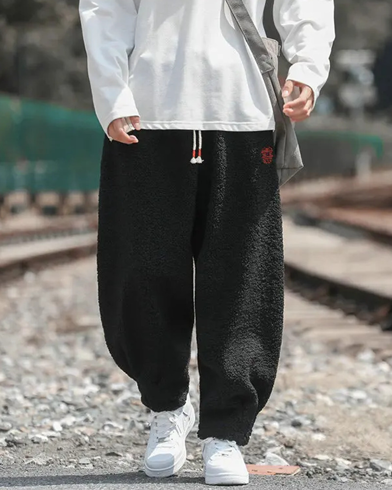 Y2K Grunge Summer Outfits: Plush Sweatpants, Retro 90S Fashion, Y2K Club & Party Looks Y2K Grunge Summer Outfits: Plush Sweatpants, Retro 90S Fashion, Y2K Club & Party Looks