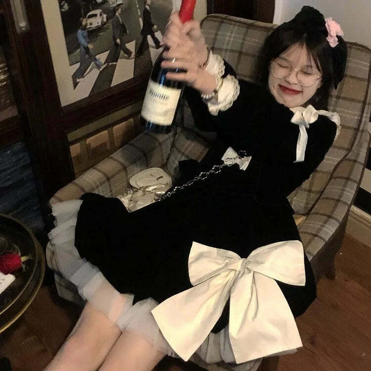 Y2K Grunge Velvet Dress - Cute Peter Pan Collar A-Line Black Robe Femme With Bow Bandage Y2K Grunge Velvet Dress - Cute Peter Pan Collar A-Line Black Robe Femme With Bow Bandage