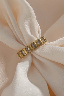 Y2K Summer Grunge Outfits: 90S Fashion, Retro Style, Baby Tees, Skirts, And Popstar Vibes