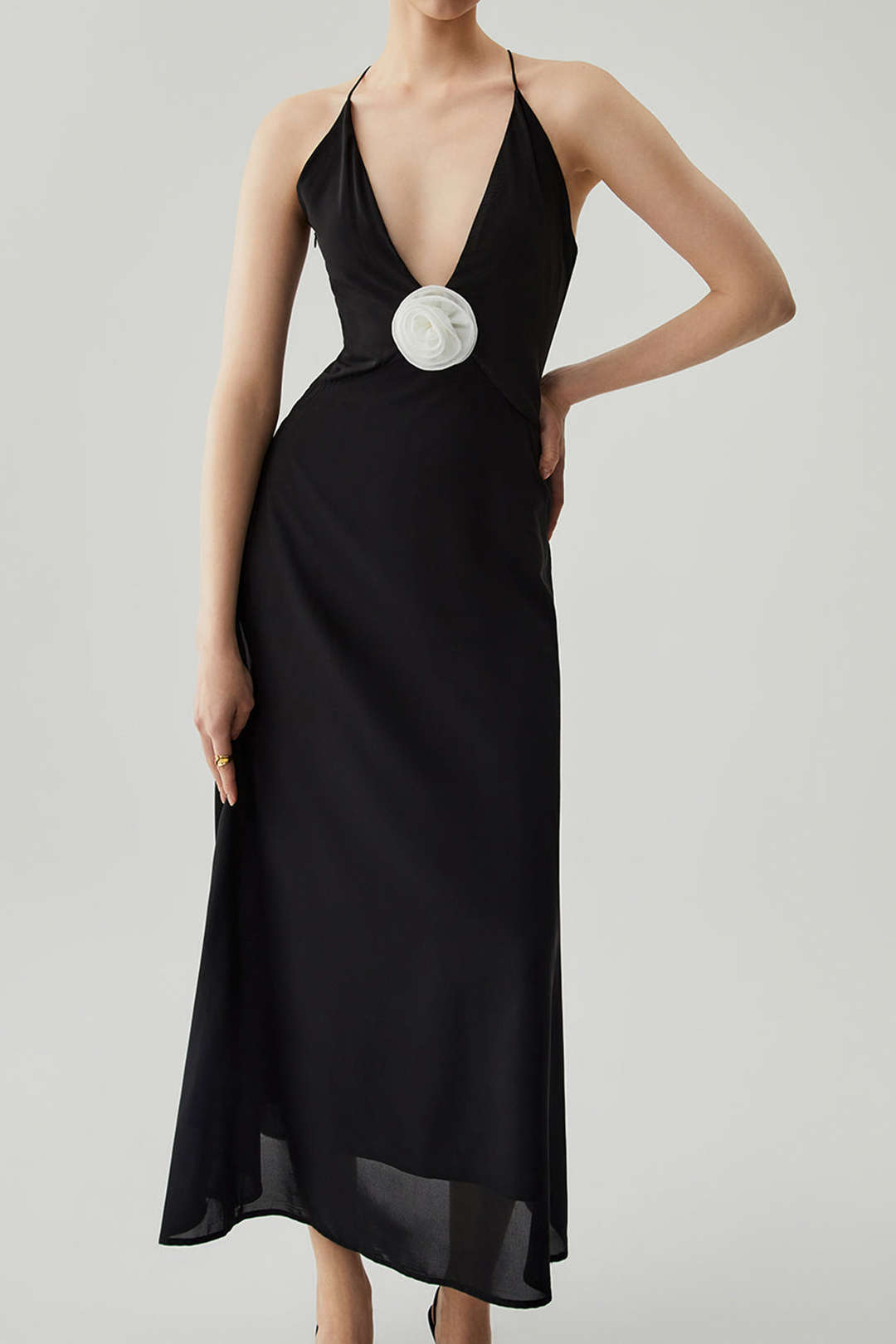 3D Flower Cross Tie Backless Deep V-Neck Maxi Dress - Y2K Aesthetic Floral Elegance 3D Flower Cross Tie Backless Deep V-Neck Maxi Dress - Y2K Aesthetic Floral Elegance