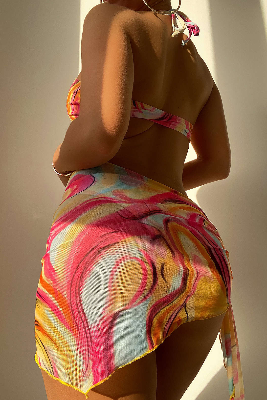 Abstract Print Halter One-Piece Swimsuit with Knot Mini Sarong Skirt Set for Y2K Aesthetic Abstract Print Halter One-Piece Swimsuit with Knot Mini Sarong Skirt Set for Y2K Aesthetic