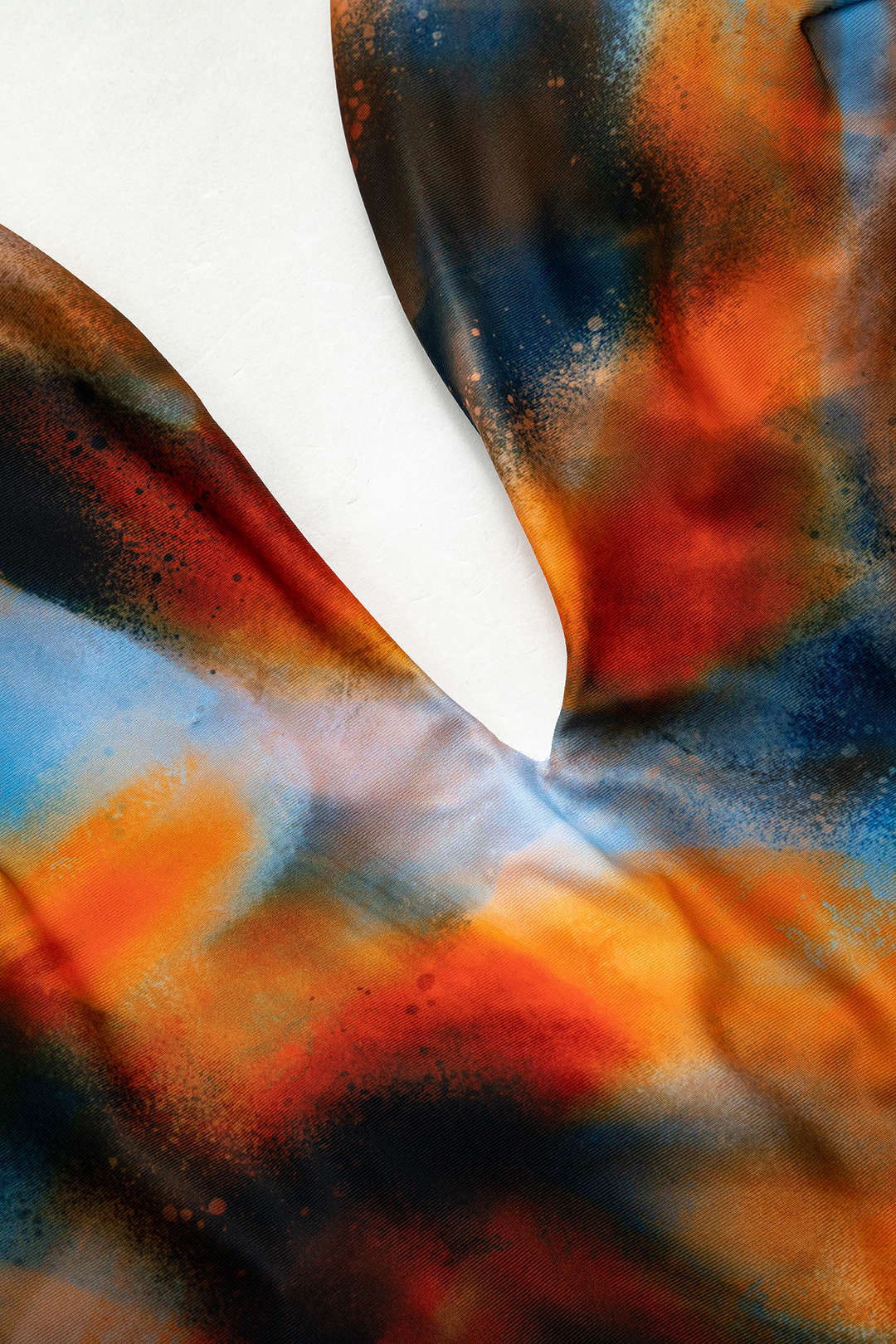 Abstract Print V-neck Cross Back Tie Swimsuit with Mesh Mini Sarong Skirt Set for Y2K Aesthetic Abstract Print V-neck Cross Back Tie Swimsuit with Mesh Mini Sarong Skirt Set for Y2K Aesthetic