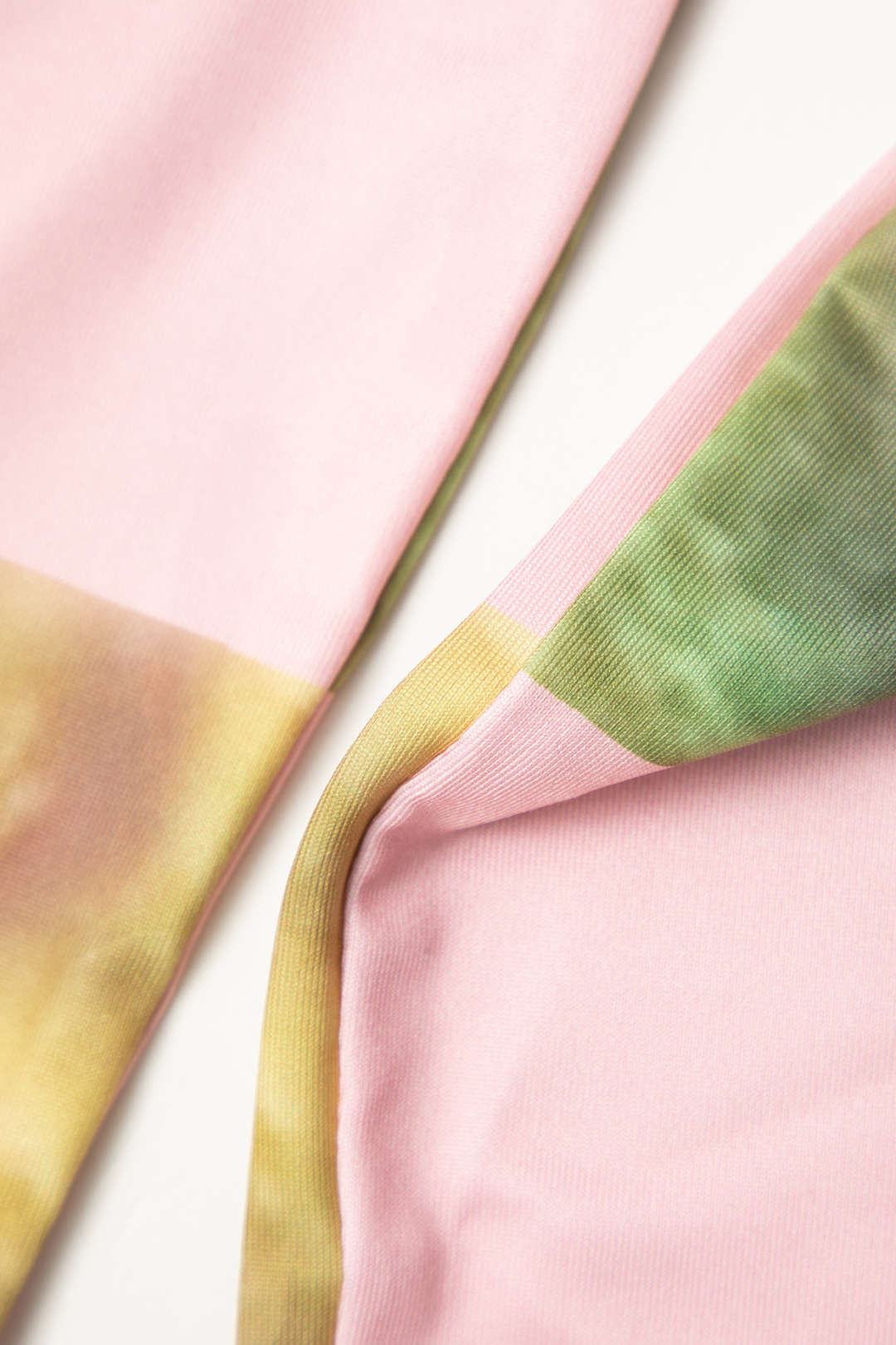 Abstract Print Y2K Aesthetic Long Sleeve Crop Top for Trendy Outfits Abstract Print Y2K Aesthetic Long Sleeve Crop Top for Trendy Outfits