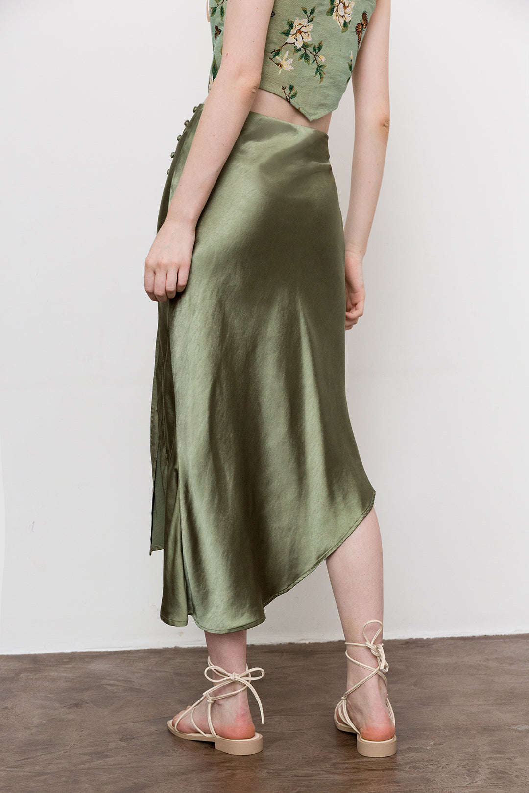 Asymmetric Hem Slit Button Decor Cargo Skirt - Y2K Fashion Meets Coquette Aesthetic Asymmetric Hem Slit Button Decor Cargo Skirt - Y2K Fashion Meets Coquette Aesthetic