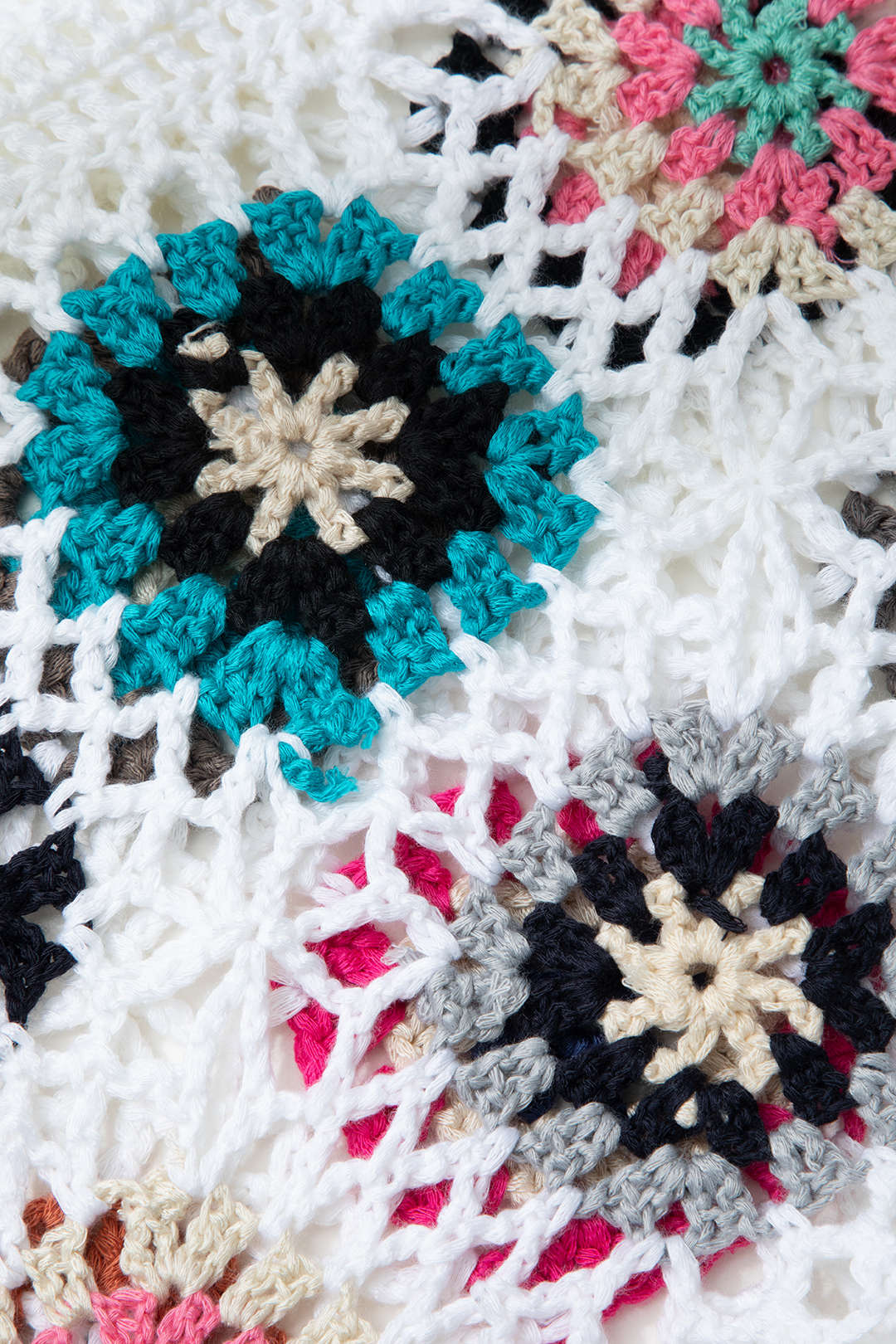 Bohemian Pattern Knit Tie Halter Cami Top with Hollow Out Shorts Set for Aesthetic Outfits Bohemian Pattern Knit Tie Halter Cami Top with Hollow Out Shorts Set for Aesthetic Outfits