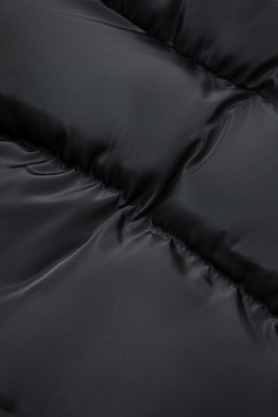 Buckle Detail High Neck Zip-Up Puffer Vest for Y2K Aesthetic and Cozy Layering Buckle Detail High Neck Zip-Up Puffer Vest for Y2K Aesthetic and Cozy Layering