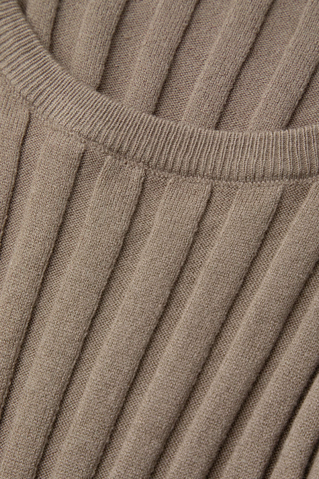 Chic Round Neck Bell Sleeve Rib Knit Maxi Dress for Y2K Fashion and Coquette Aesthetic Chic Round Neck Bell Sleeve Rib Knit Maxi Dress for Y2K Fashion and Coquette Aesthetic