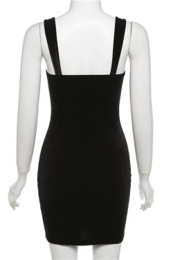 Chic Velvet Mini Dress with Sweetheart Neckline and Lace Hem for Y2K Aesthetic Style