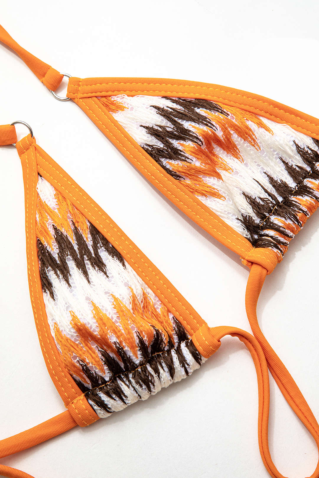 Colorblock Halter Bikini & Knot Side Sarong Set for Y2K Aesthetic Beach Vibes Colorblock Halter Bikini & Knot Side Sarong Set for Y2K Aesthetic Beach Vibes