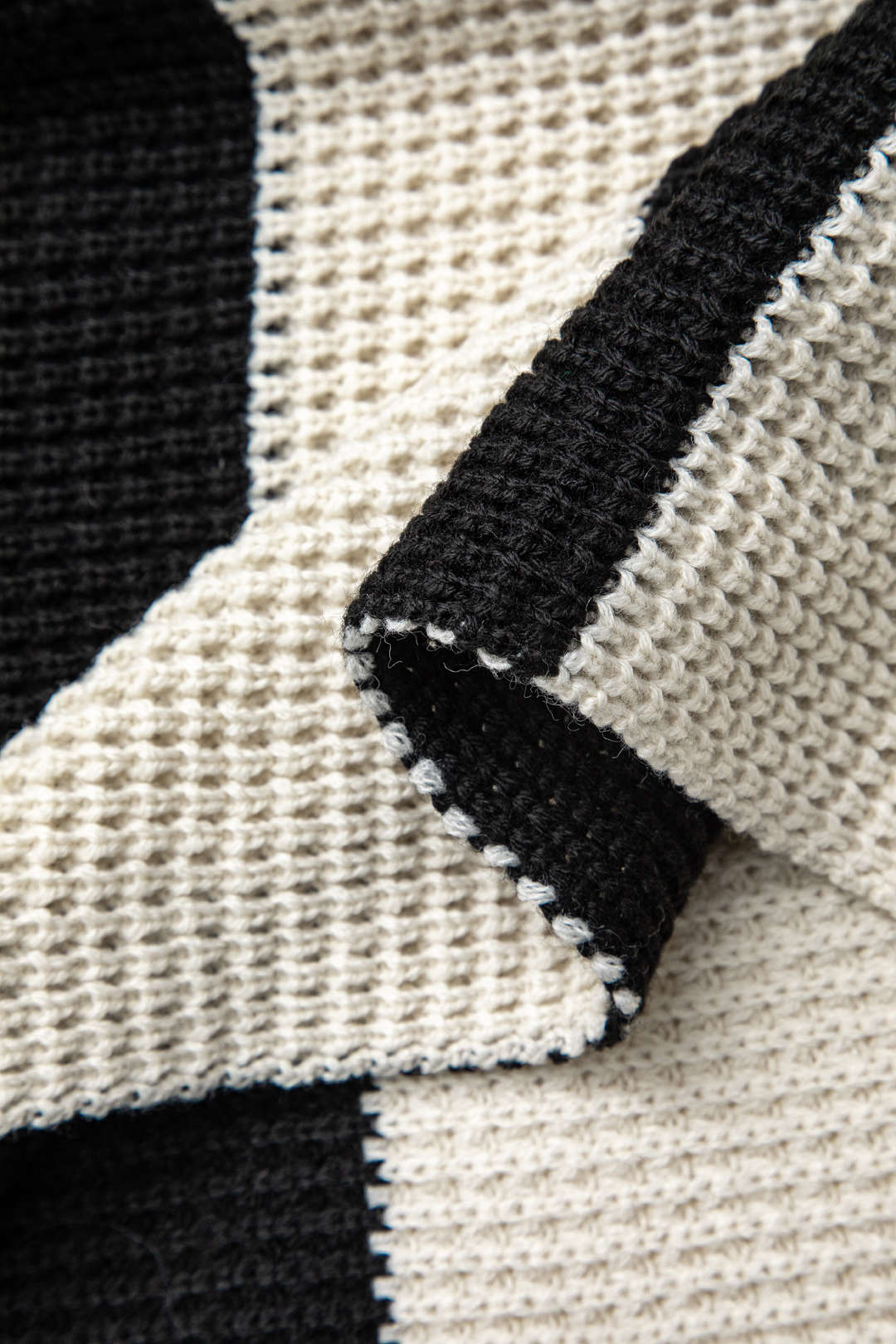 Contrast Stripe Bell Sleeve Knit Pullover Sweater - Y2K Aesthetic Cozy Top for Stylish Outfits Contrast Stripe Bell Sleeve Knit Pullover Sweater - Y2K Aesthetic Cozy Top for Stylish Outfits