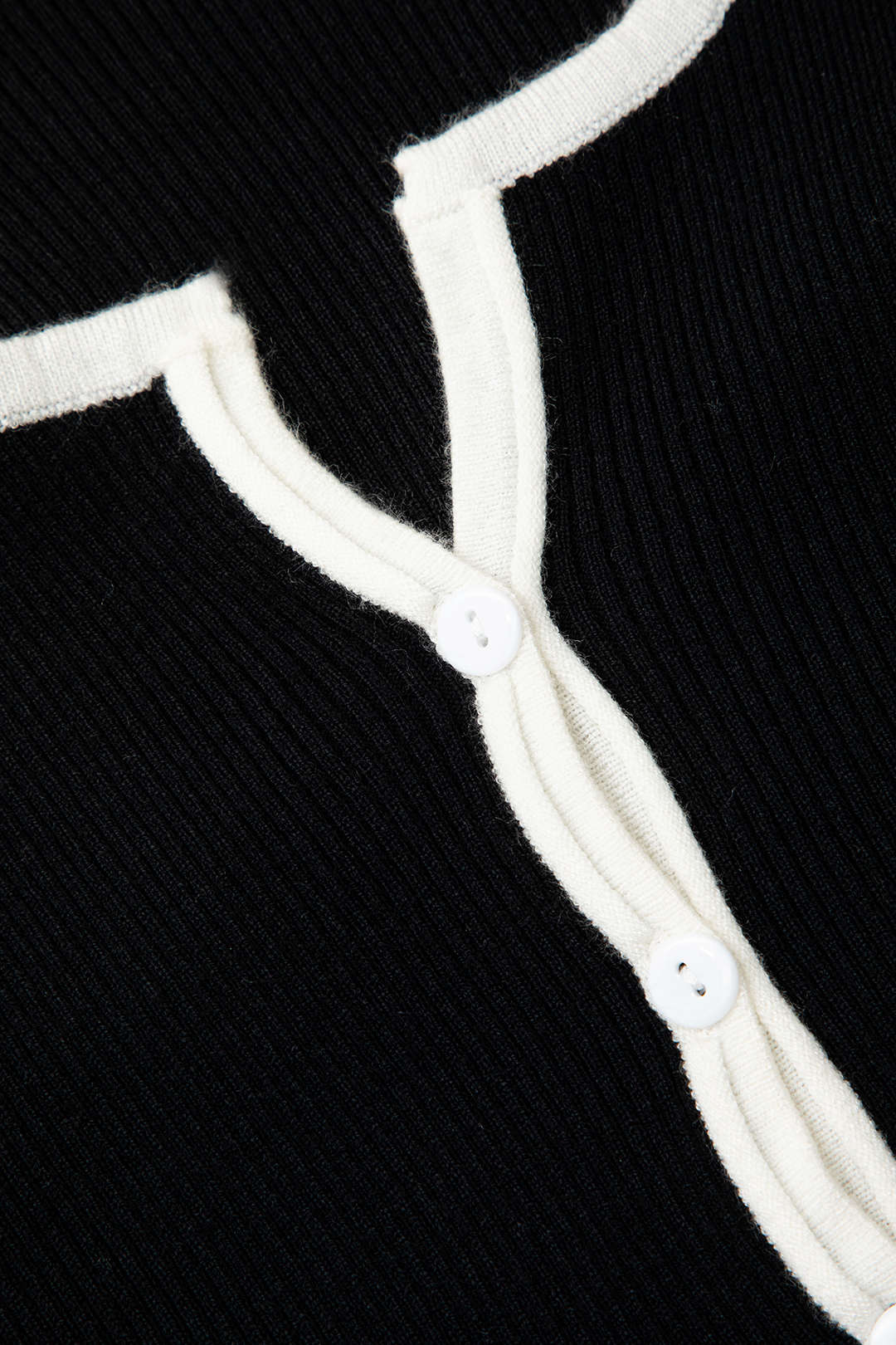 Contrast Trim Square Neck Button-Up Long Sleeve Cardigan in Y2K Aesthetic Style Contrast Trim Square Neck Button-Up Long Sleeve Cardigan in Y2K Aesthetic Style