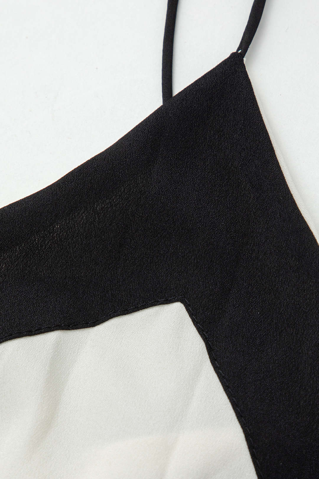 Contrast Trim V-neck Slip Maxi Dress - Y2K Aesthetic Fashion for Effortless Style Contrast Trim V-neck Slip Maxi Dress - Y2K Aesthetic Fashion for Effortless Style