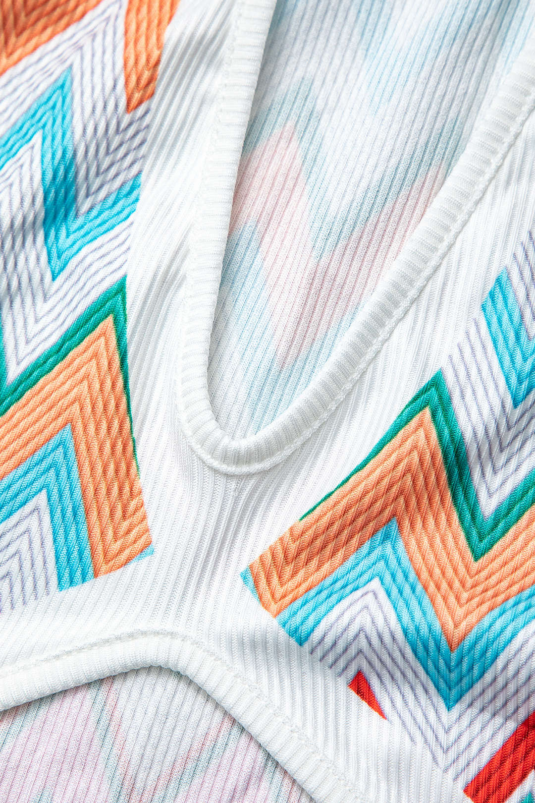 Contrast V-Neck Crop Knit Tank Top & Split Maxi Skirt Set - Y2K Aesthetic Outfit Contrast V-Neck Crop Knit Tank Top & Split Maxi Skirt Set - Y2K Aesthetic Outfit