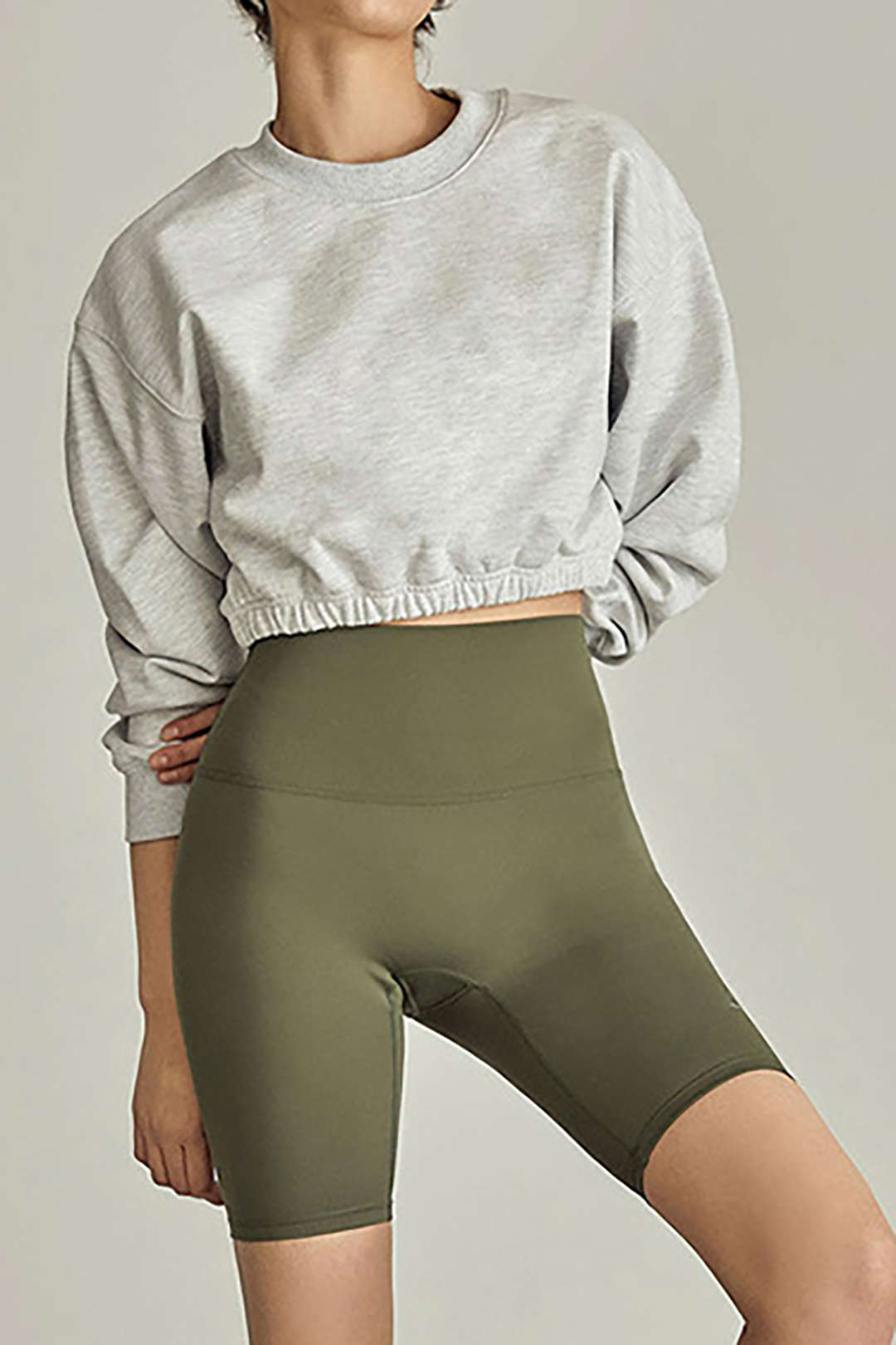 Coquette Aesthetic Solid Round Neck Elastic Hem Crop Sweatshirt for Y2K Fashion Lovers Coquette Aesthetic Solid Round Neck Elastic Hem Crop Sweatshirt for Y2K Fashion Lovers