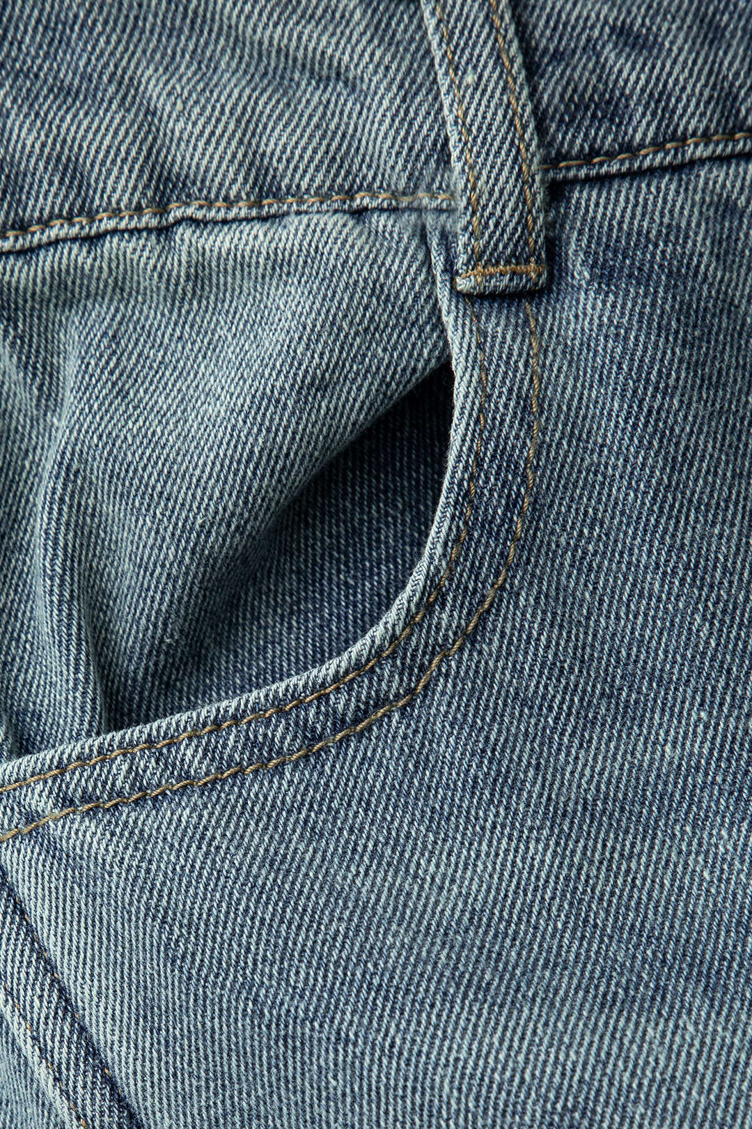 High-Waisted Straight Leg Jeans with Side Pockets for Y2K and Grunge Aesthetic Outfits High-Waisted Straight Leg Jeans with Side Pockets for Y2K and Grunge Aesthetic Outfits