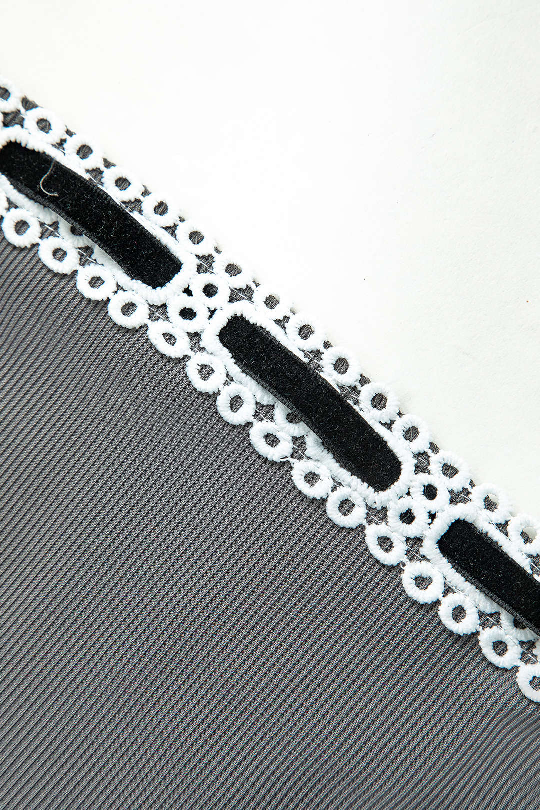 Lace Trim Tie Front Strapless Pleated Mini Dress - Y2K Aesthetic Cute Summer Outfit Lace Trim Tie Front Strapless Pleated Mini Dress - Y2K Aesthetic Cute Summer Outfit