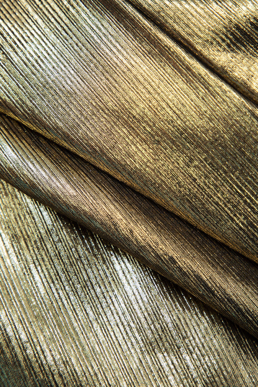 Metallic Pleated Mini Skirt with Zip Back - Y2K Aesthetic Fashion Essential Metallic Pleated Mini Skirt with Zip Back - Y2K Aesthetic Fashion Essential