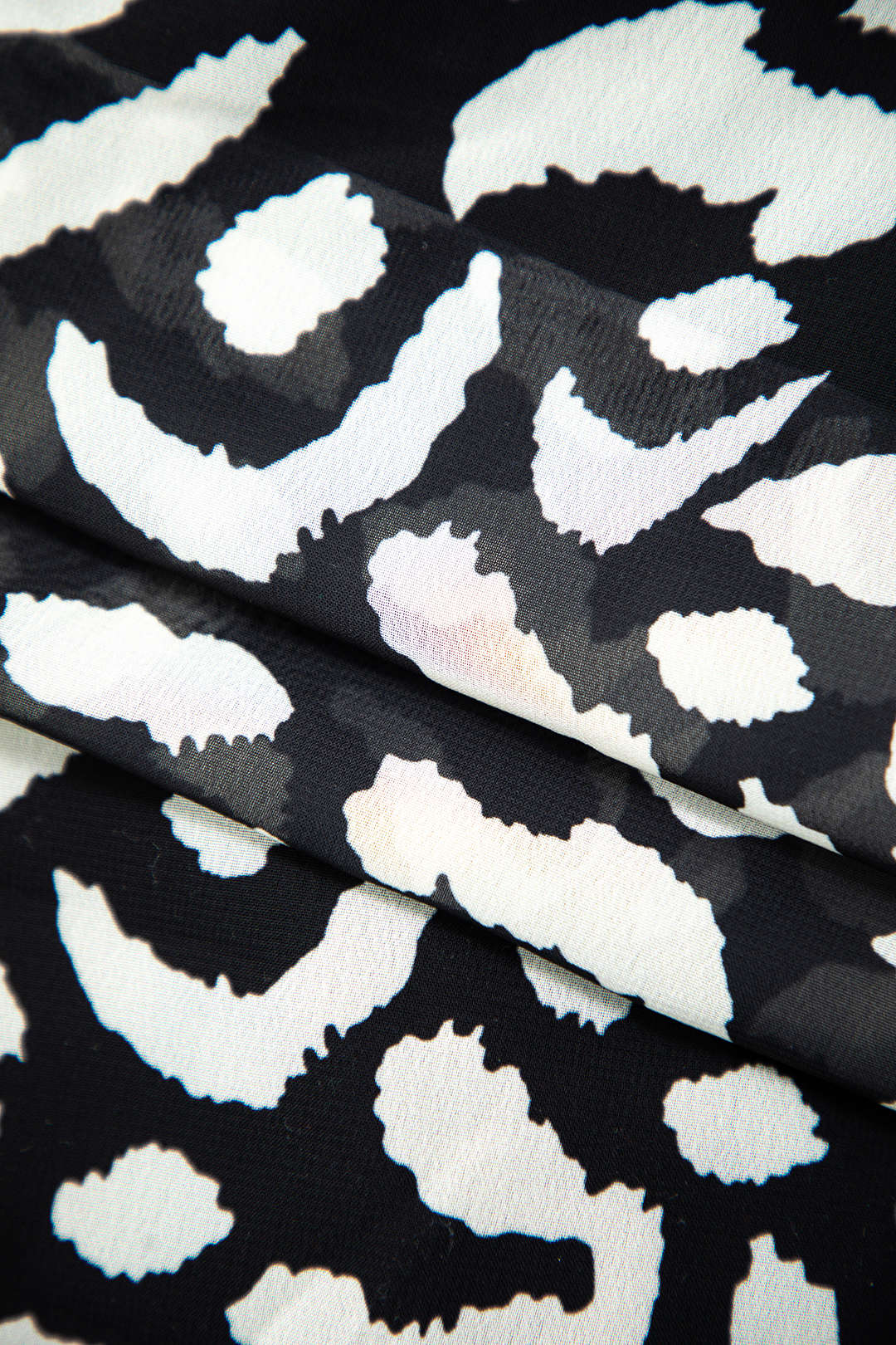 Printed V-Neck Tie Front Cut-Out Slit Midi Dress for Y2K Aesthetic Fashion Lovers Printed V-Neck Tie Front Cut-Out Slit Midi Dress for Y2K Aesthetic Fashion Lovers