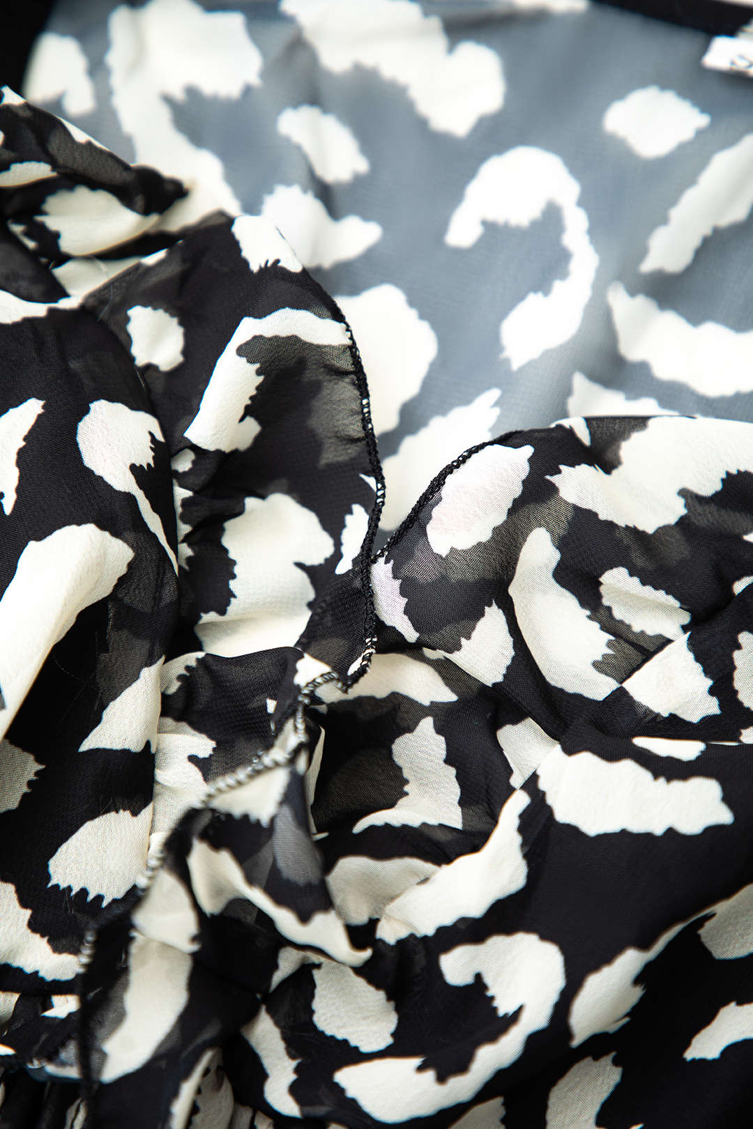 Printed V-Neck Tie Front Cut-Out Slit Midi Dress for Y2K Aesthetic Fashion Lovers Printed V-Neck Tie Front Cut-Out Slit Midi Dress for Y2K Aesthetic Fashion Lovers