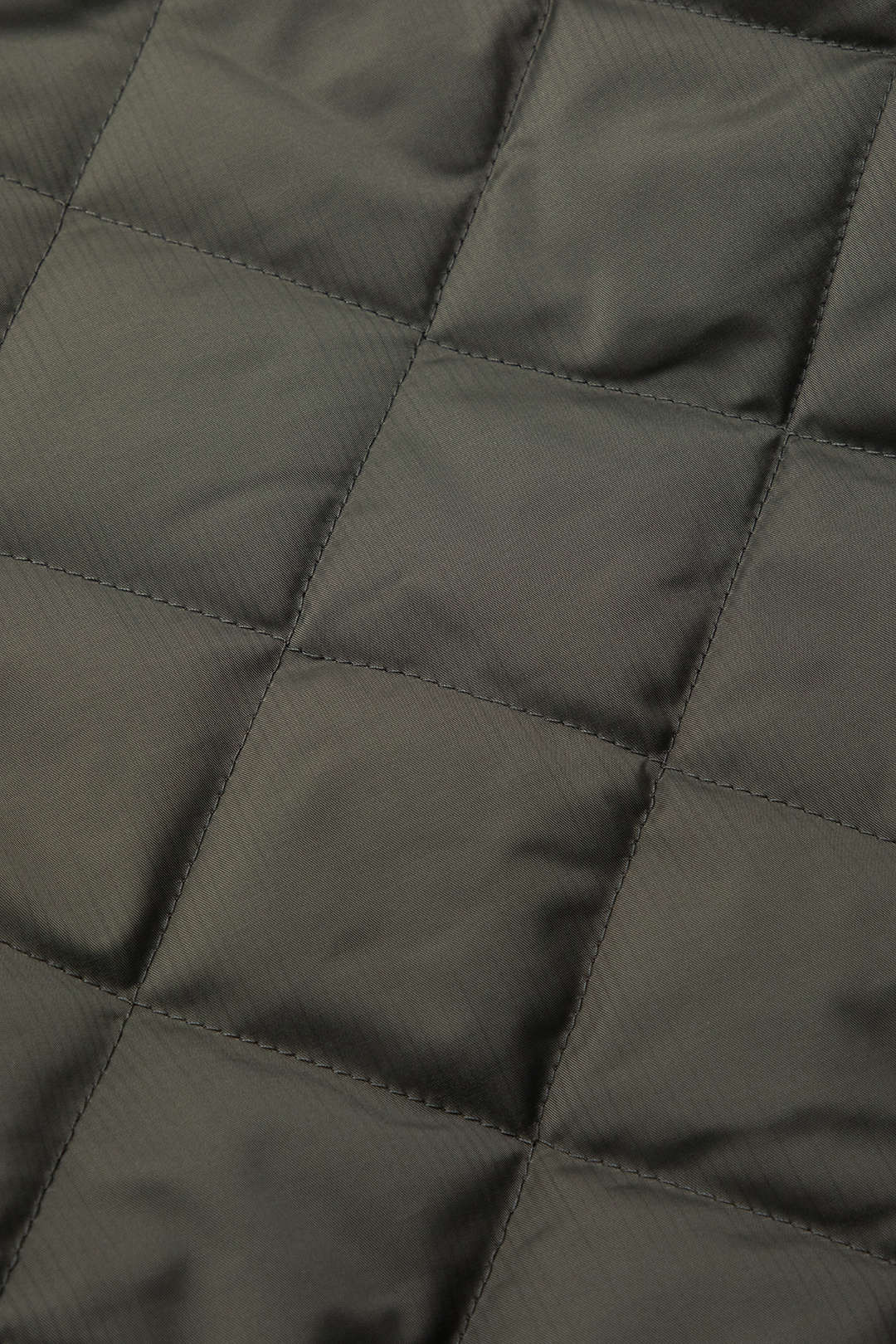 Quilted Stand Collar Button-Up Jacket in Y2K Aesthetic for Cozy Layering and Style Quilted Stand Collar Button-Up Jacket in Y2K Aesthetic for Cozy Layering and Style