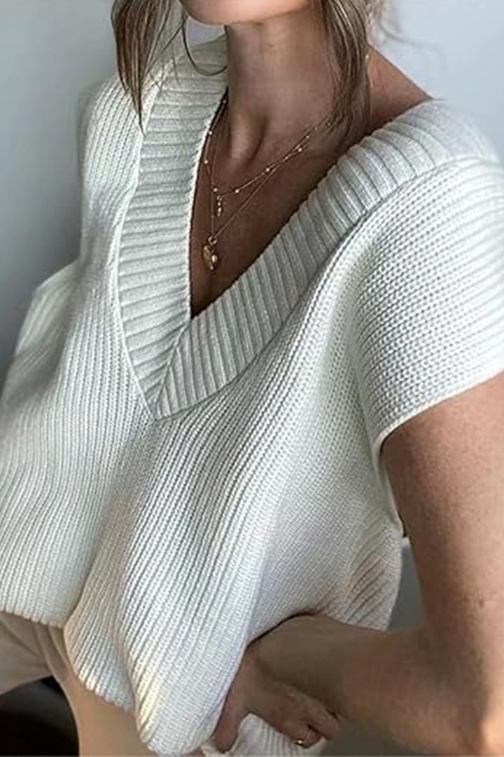 Slit Hem V-Neck Knit Pullover Vest - Y2K Aesthetic Cozy Layering Essential Slit Hem V-Neck Knit Pullover Vest - Y2K Aesthetic Cozy Layering Essential