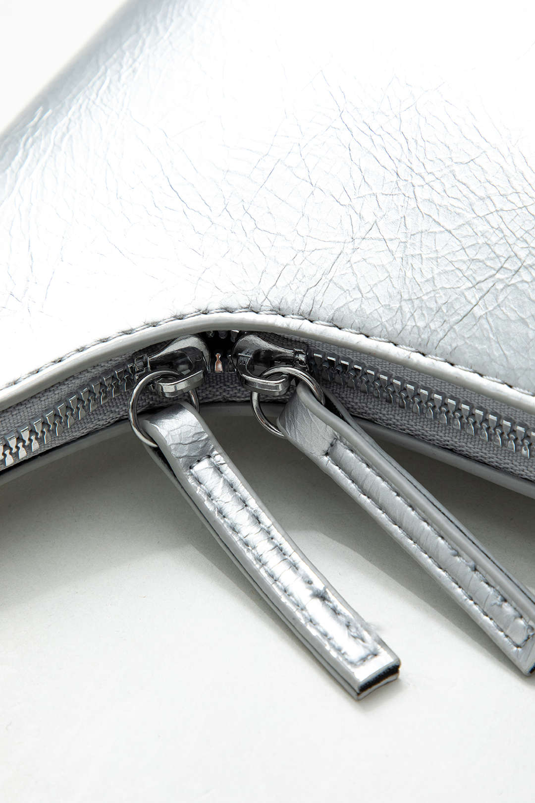 Textured Metallic Faux Leather Tote Bag for Y2K Fashion and Coquette Aesthetic Styles Textured Metallic Faux Leather Tote Bag for Y2K Fashion and Coquette Aesthetic Styles