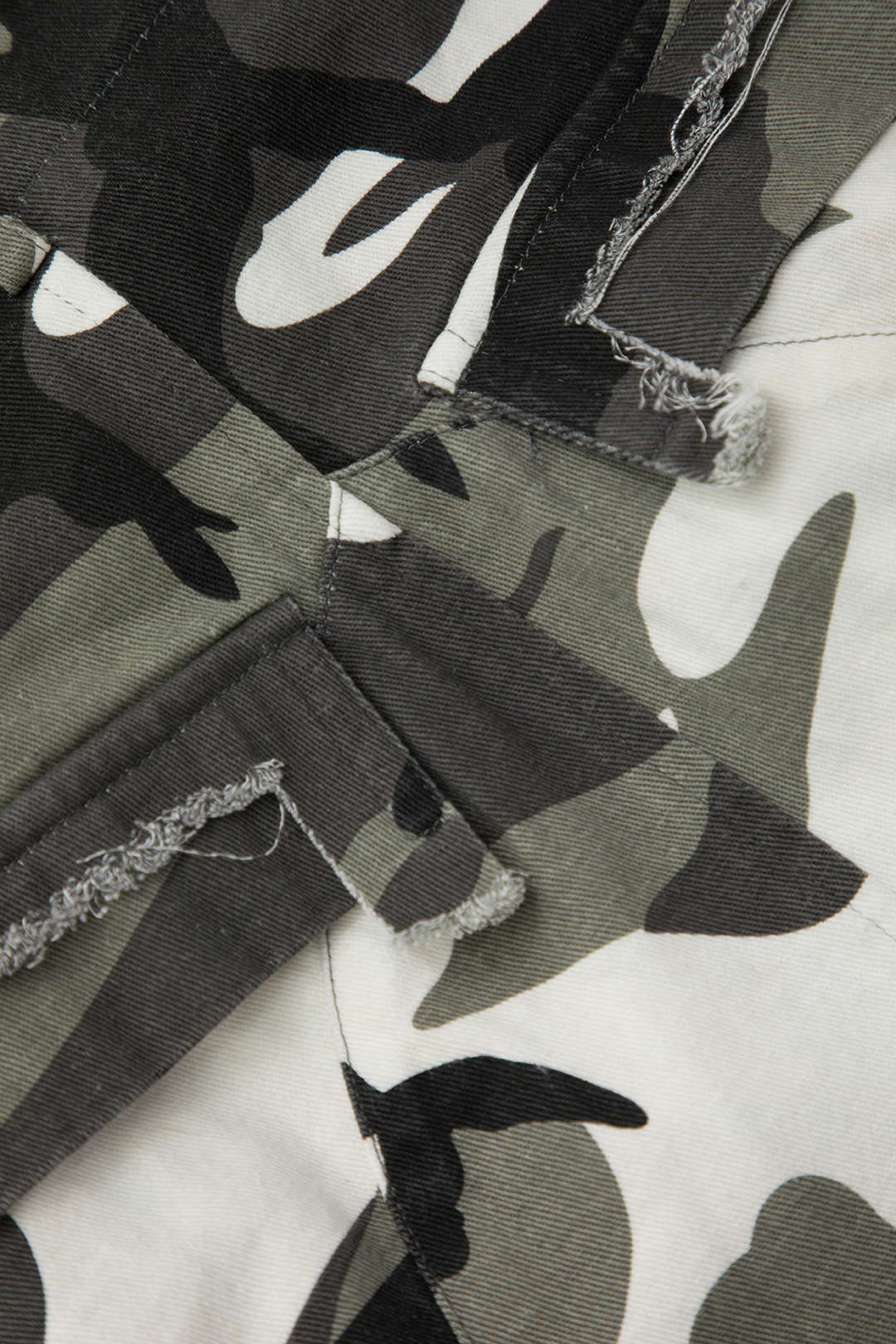 Trendy Camo Frayed Hem Cargo Skirt for Y2K Aesthetic and Grunge Style Outfits Trendy Camo Frayed Hem Cargo Skirt for Y2K Aesthetic and Grunge Style Outfits