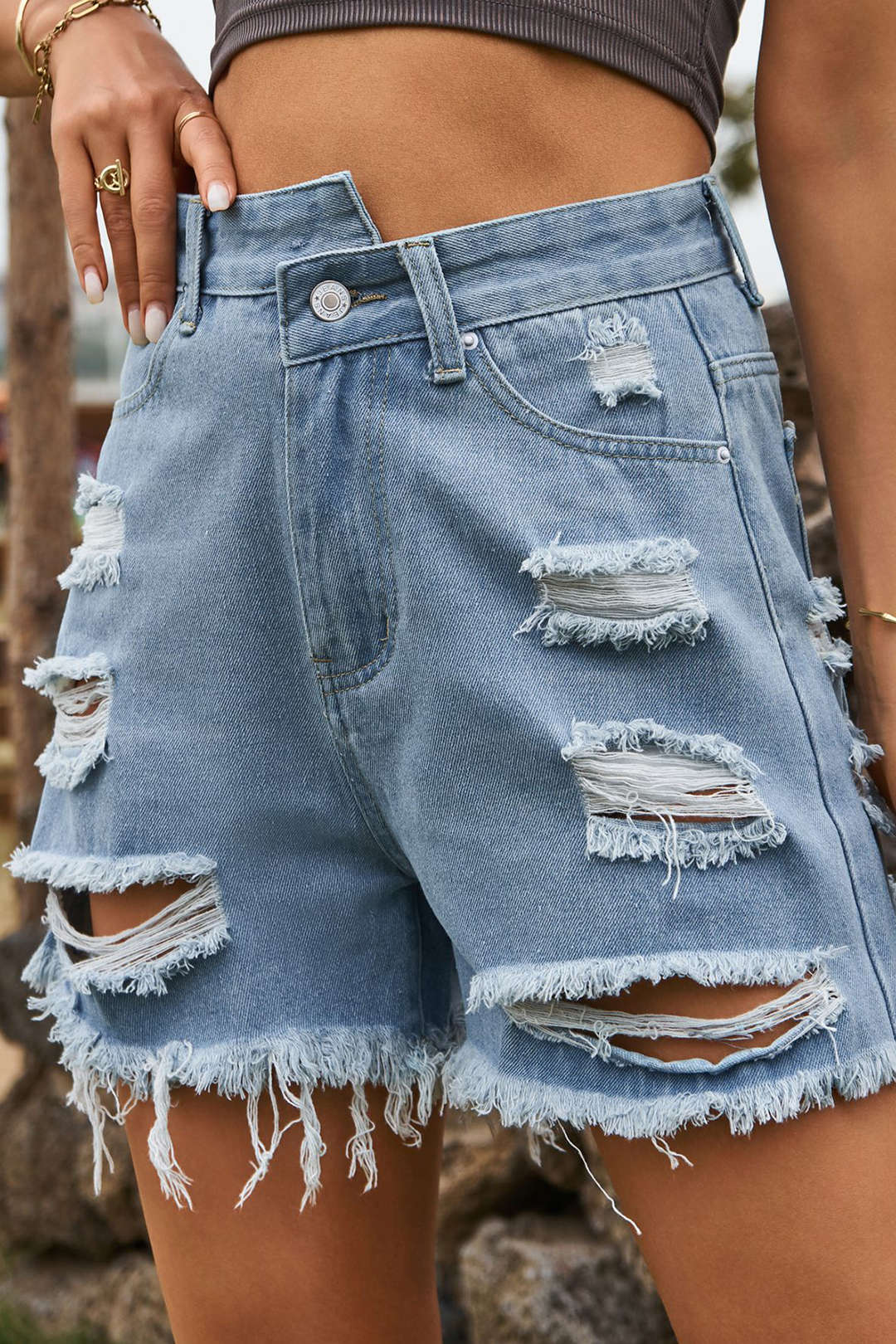 Trendy Ripped Denim Shorts for Y2K Aesthetic Outfits and Grunge Style Looks Trendy Ripped Denim Shorts for Y2K Aesthetic Outfits and Grunge Style Looks