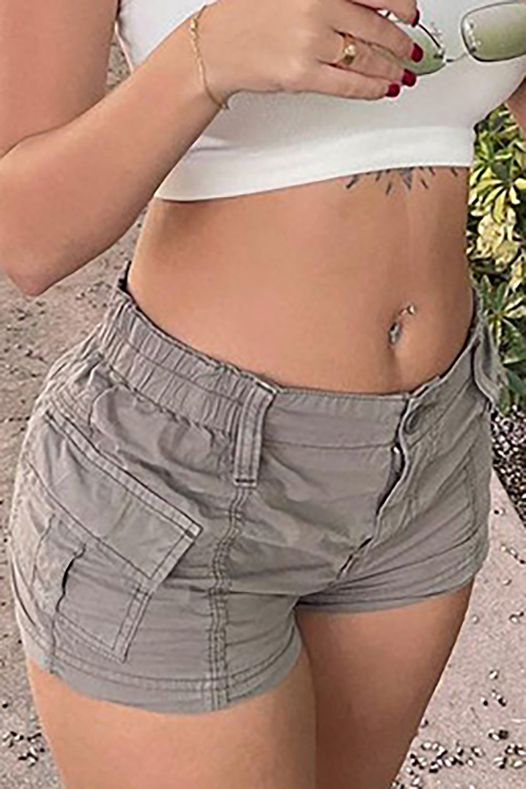 Trendy Solid Flap Pocket Cargo Shorts for Y2K Aesthetic and Grunge Style Outfits Trendy Solid Flap Pocket Cargo Shorts for Y2K Aesthetic and Grunge Style Outfits